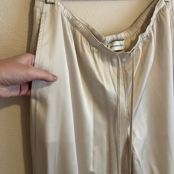 Abercrombie & Fitch Cream Wide Leg Pants - Picture 3 of 6